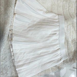 Veryj white flowy Skort